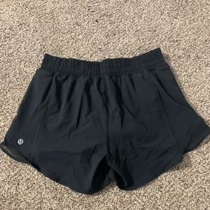 Lululemon Hotty Hot Shorts 4” sz8